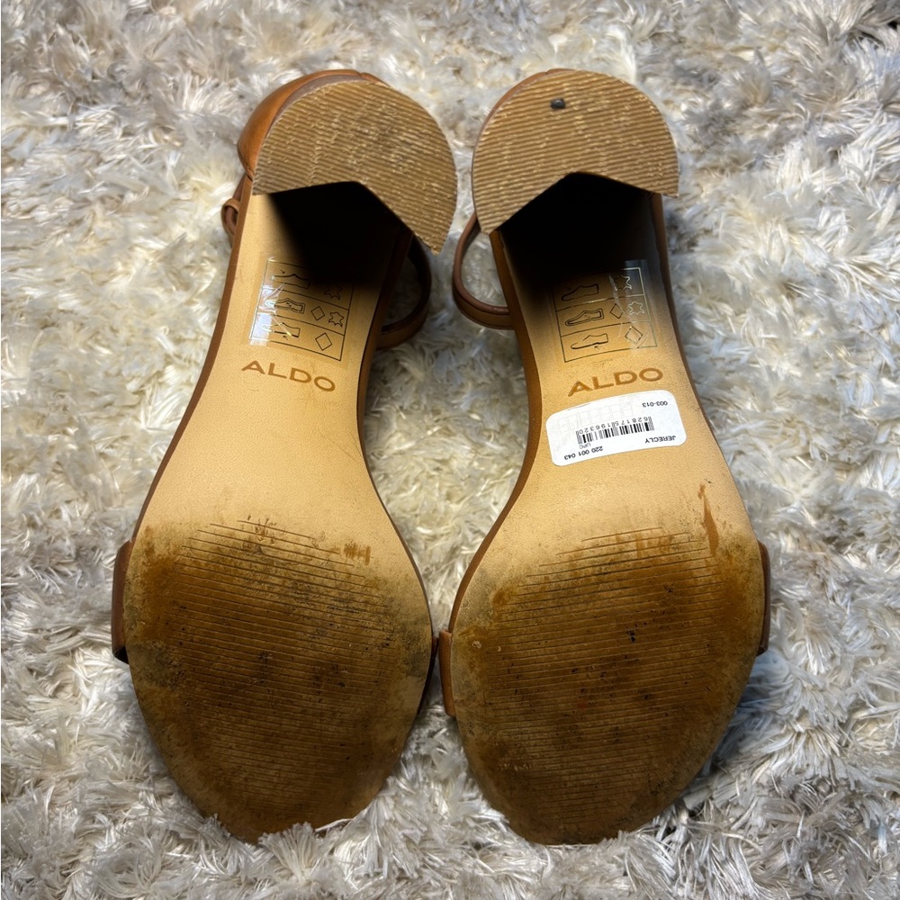 Size 6 Aldo Block Heel Sandals - Picture 6 of 6
